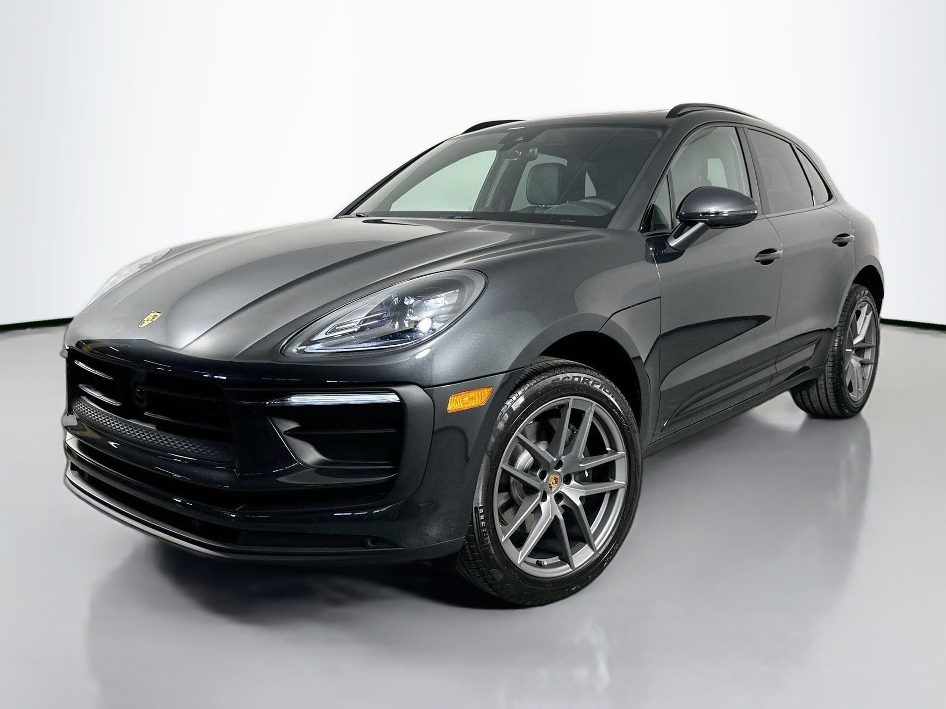 2025 Porsche Macan Base