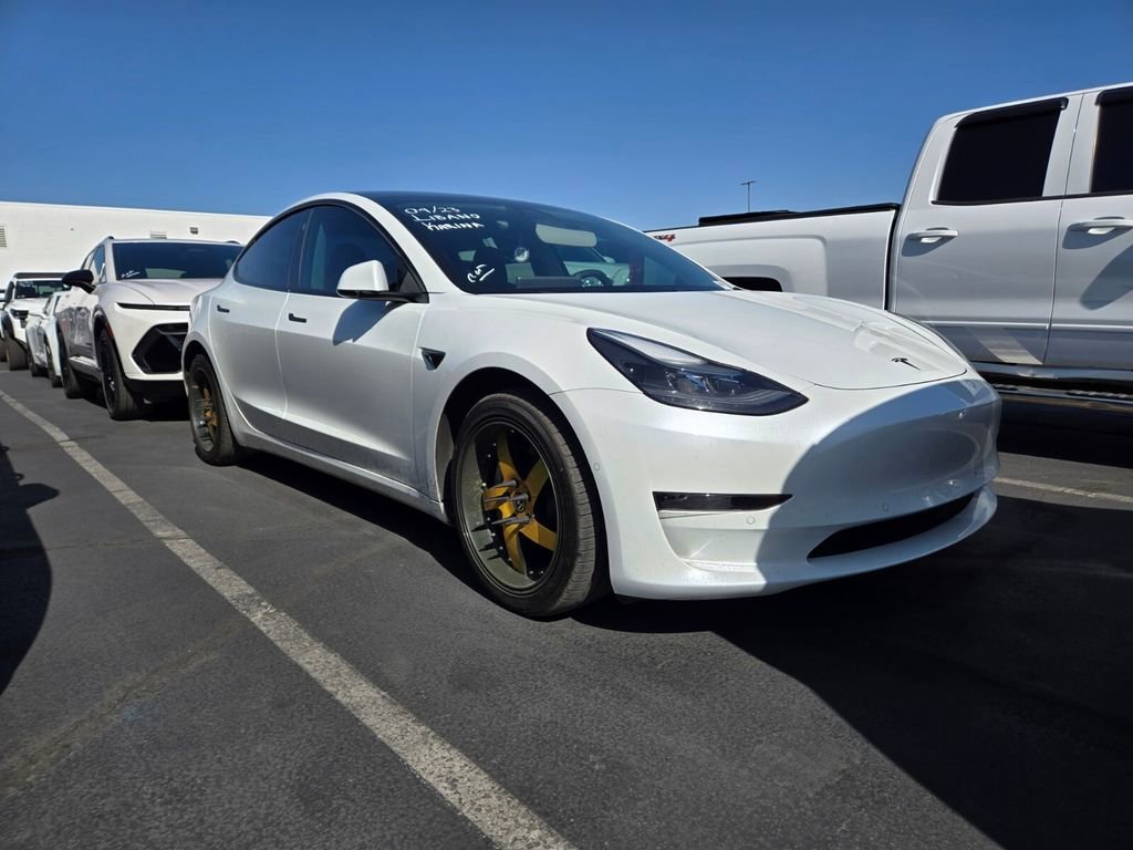 2021 Tesla Model 3 Standard Range Plus's photo