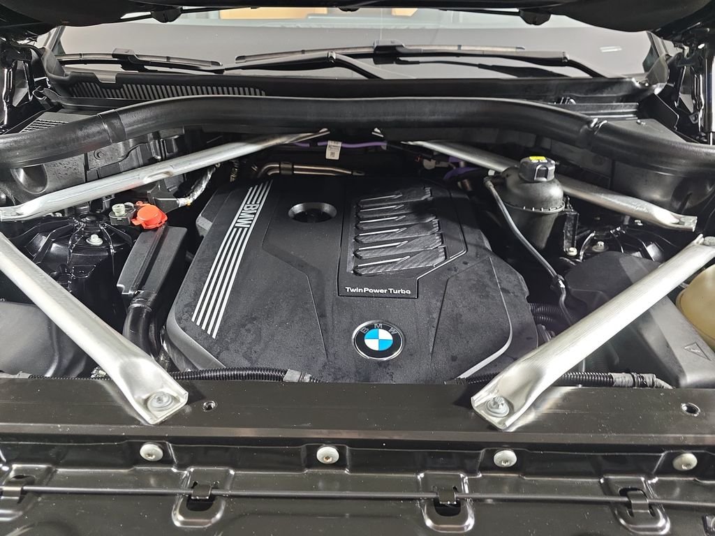 Used 2022 Black Sapphire Metallic BMW xDrive40i image 35