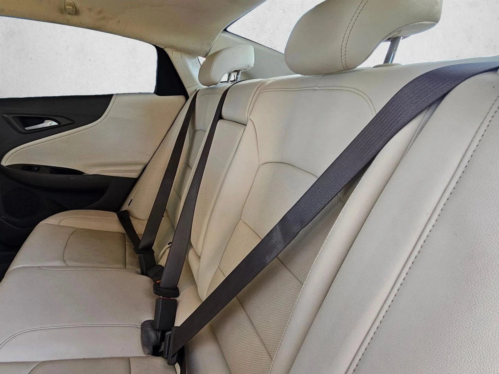 Used 2024 Lakeshore Blue Metallic Chevrolet LT image 16