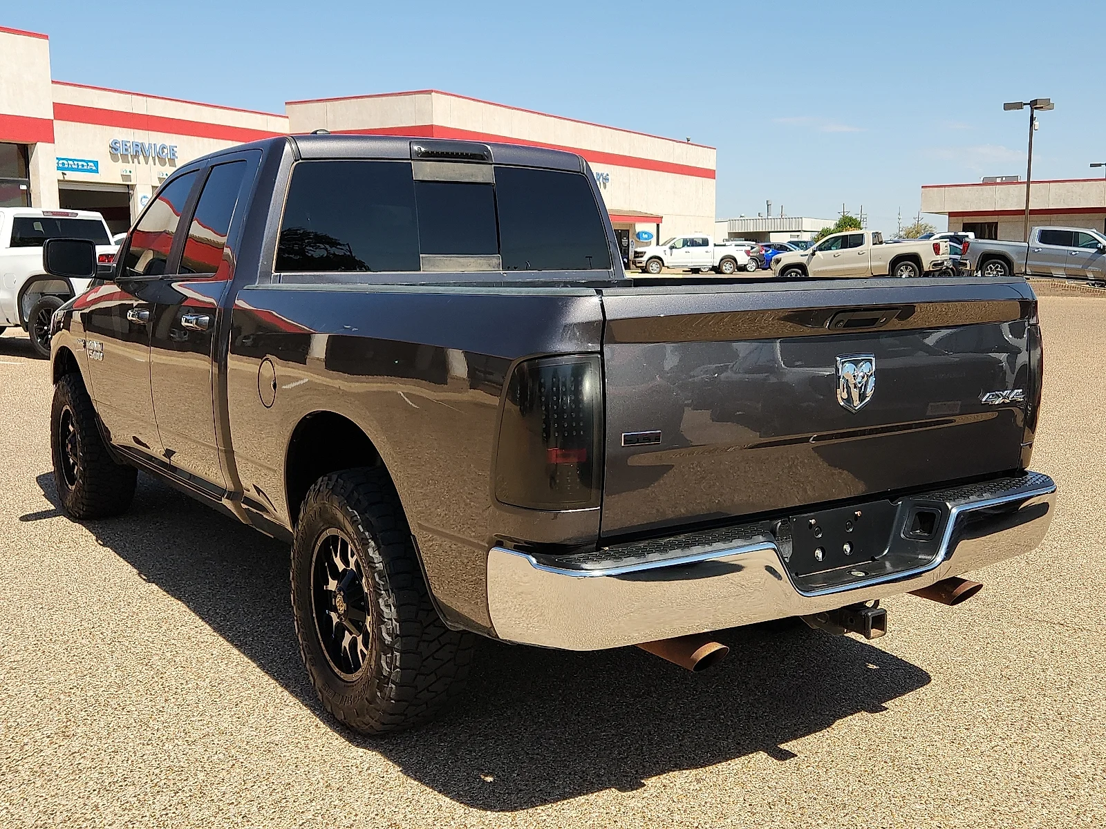 Used 2018 Gray Ram SLT image 3