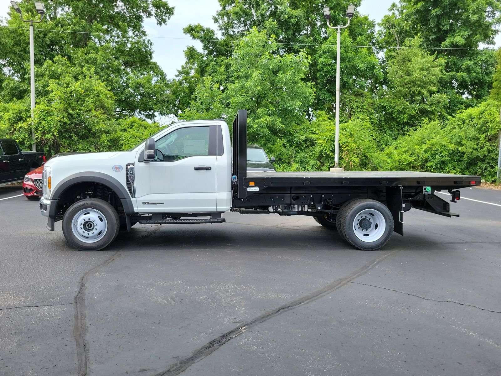New 2026 Oxford White Ford F-450® XL image 36