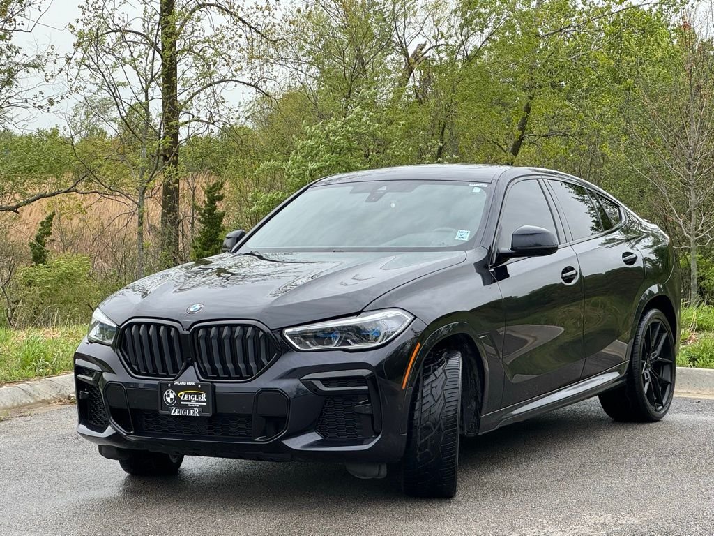 Used 2022 Black BMW xDrive40i image 3