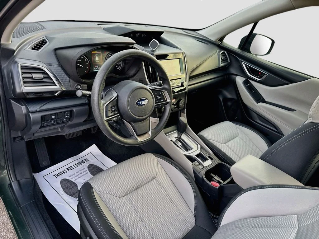 Used 2023 Green Subaru Base image 10