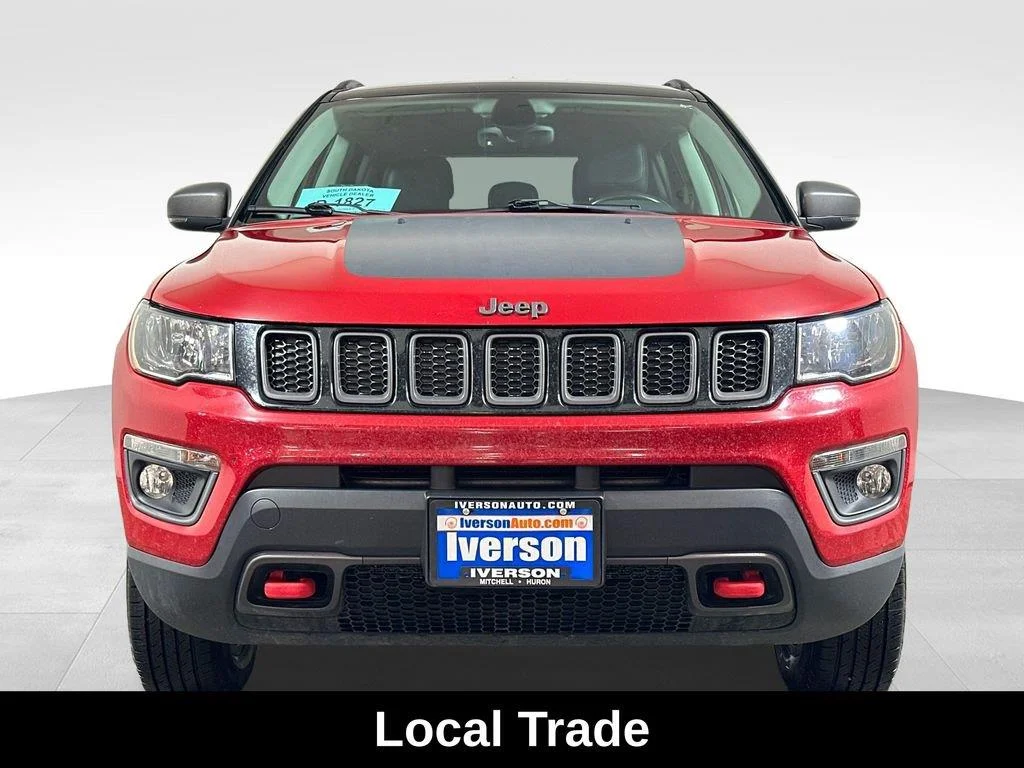 Used 2018 Redline Pearlcoat Jeep Trailhawk image 3