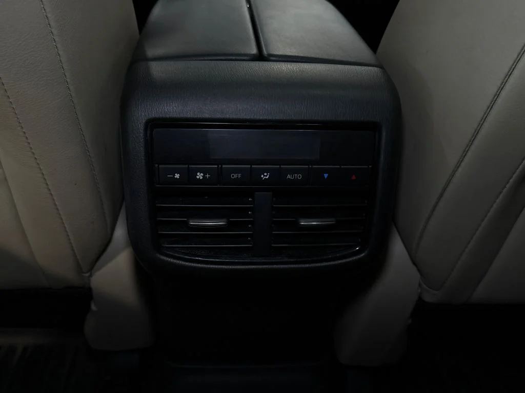 Used 2018 White Mazda Touring image 10