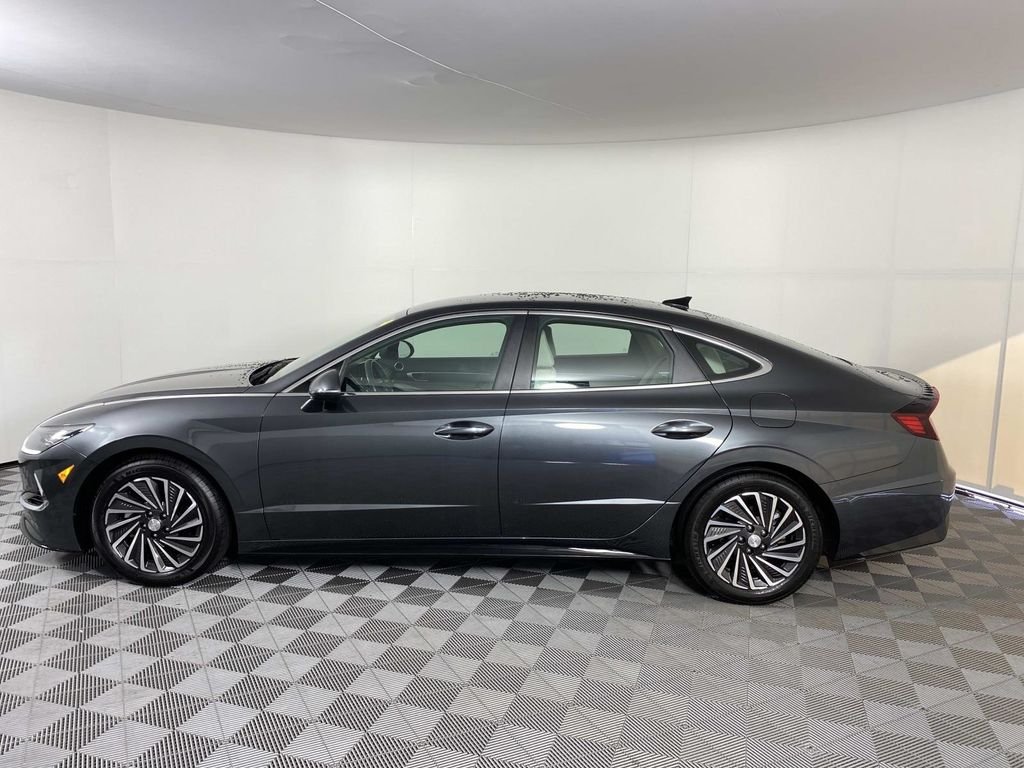 Used 2023 Gray Hyundai SEL image 5