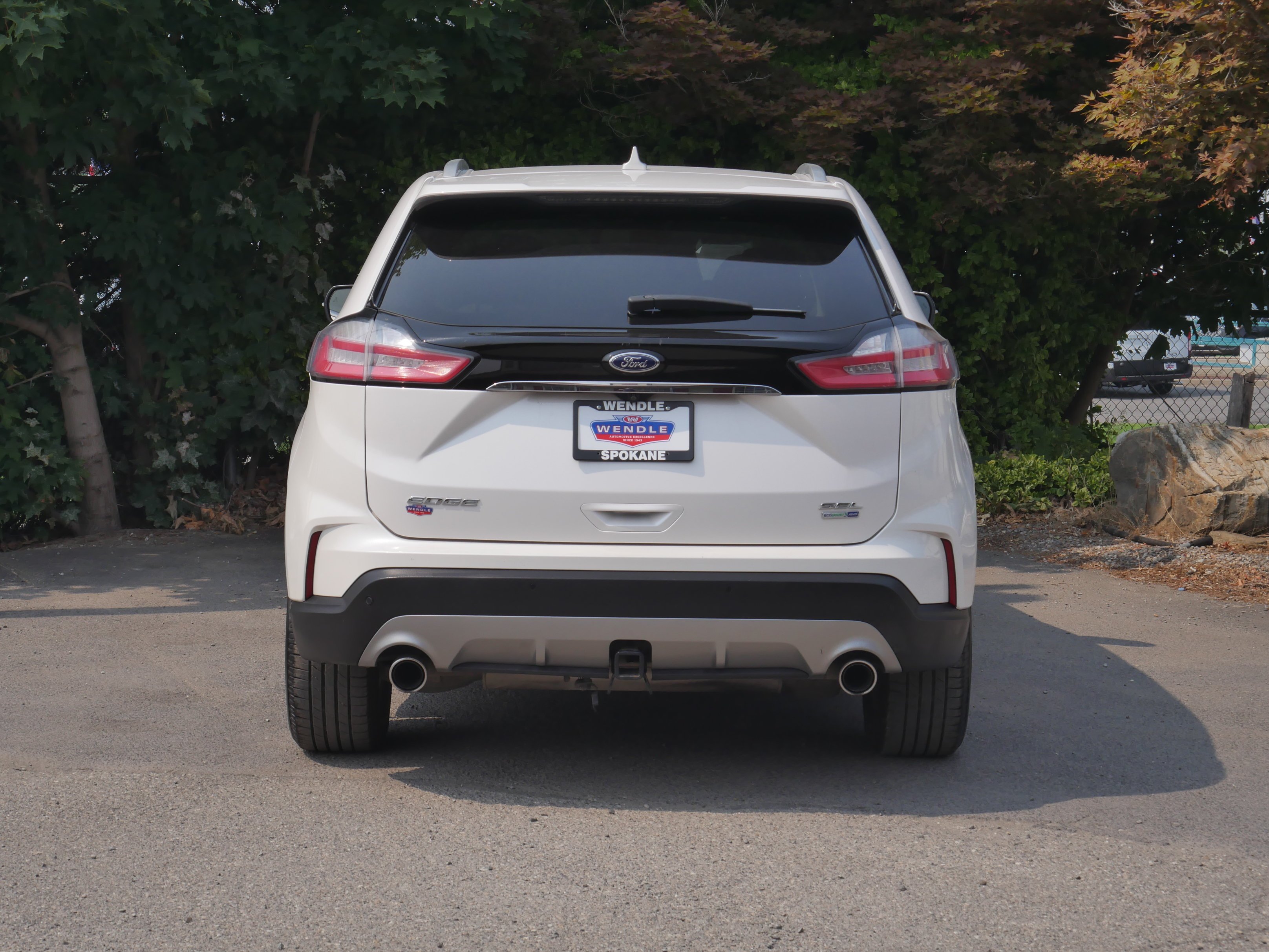 Used 2019 White Platinum Clearcoat Metallic Ford SEL image 20