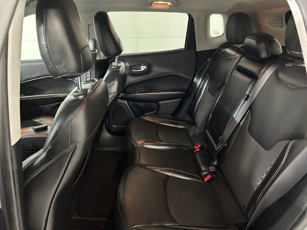 Used 2021 Silver Jeep Latitude image 19