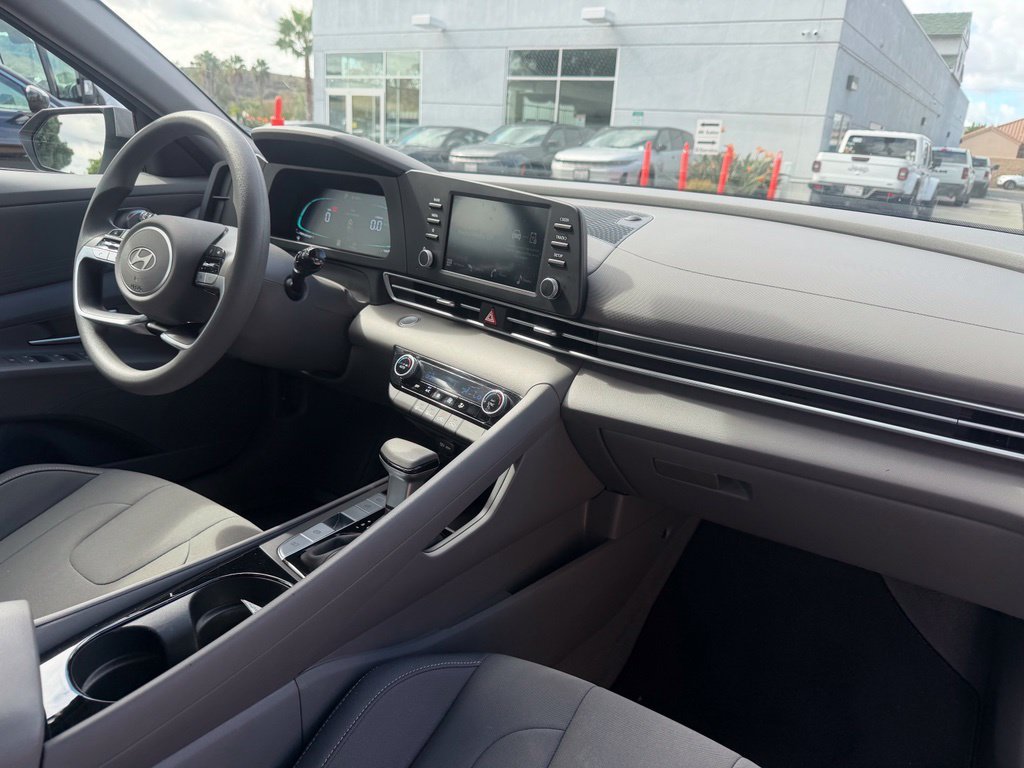Used 2026 Silver Hyundai Blue image 17