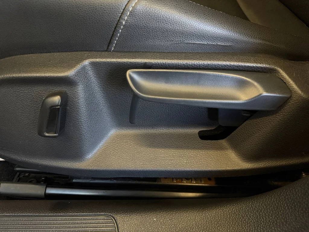 Used 2017 Silver Volkswagen Wolfsburg image 30
