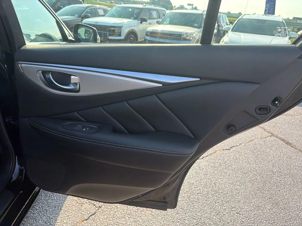 Used 2020 Black INFINITI 3.0t LUXE image 16