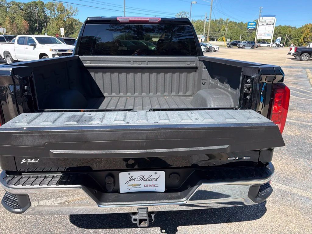 Used 2022 ONYX BLACK GMC SLE image 31