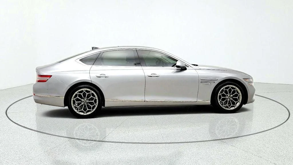 Used 2021 Savile Silver Genesis 2.5T RWD Prestige w/ Panoramic Sunroof & Lexicon Audio image 4