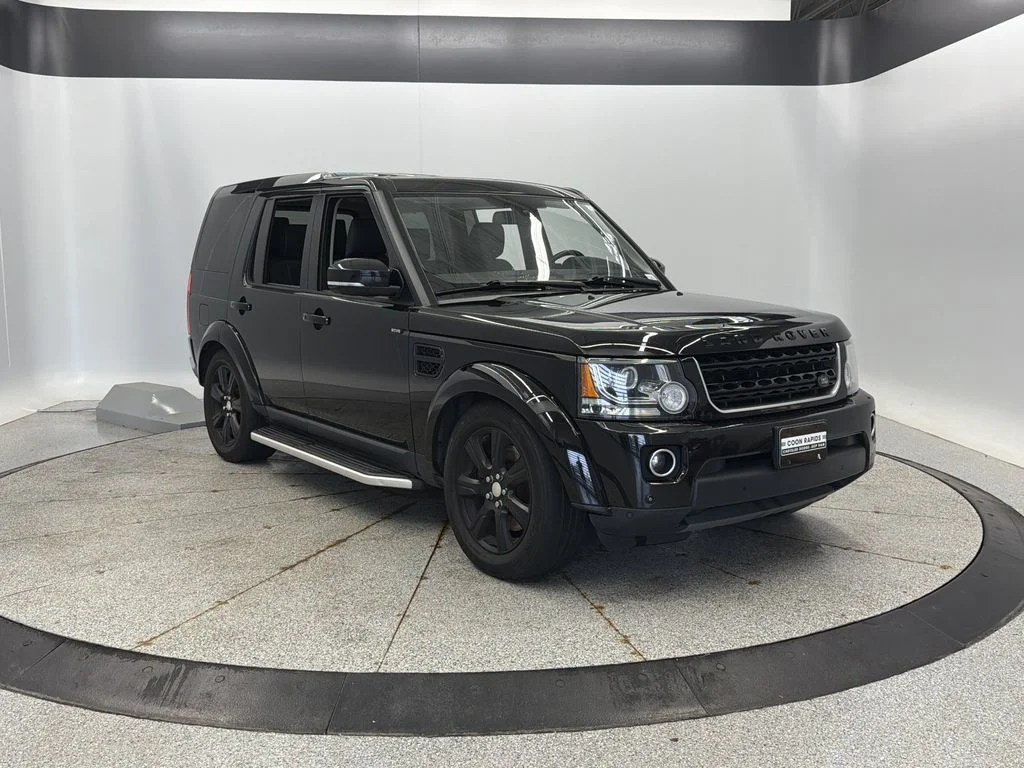 Used 2015 Black Land Rover Base image 9