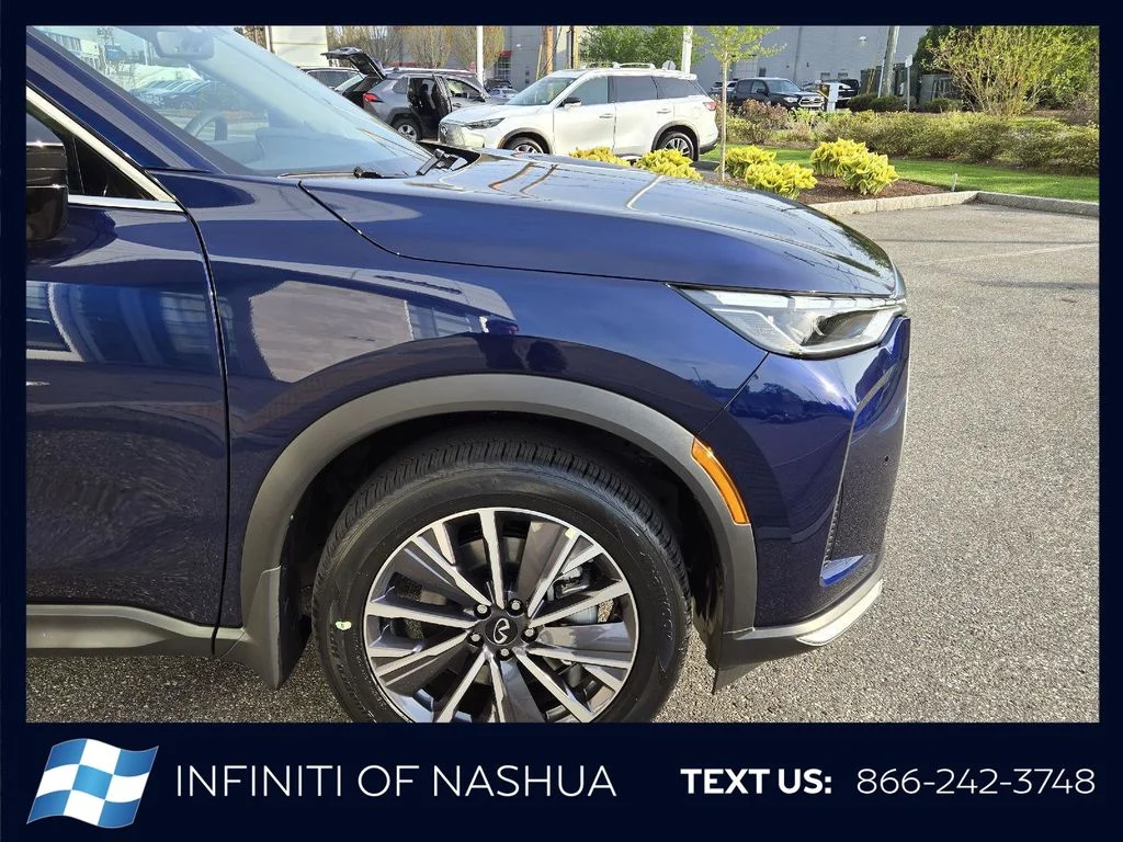 New 2027 GRAND BLUE INFINITI Luxe AWD image 14