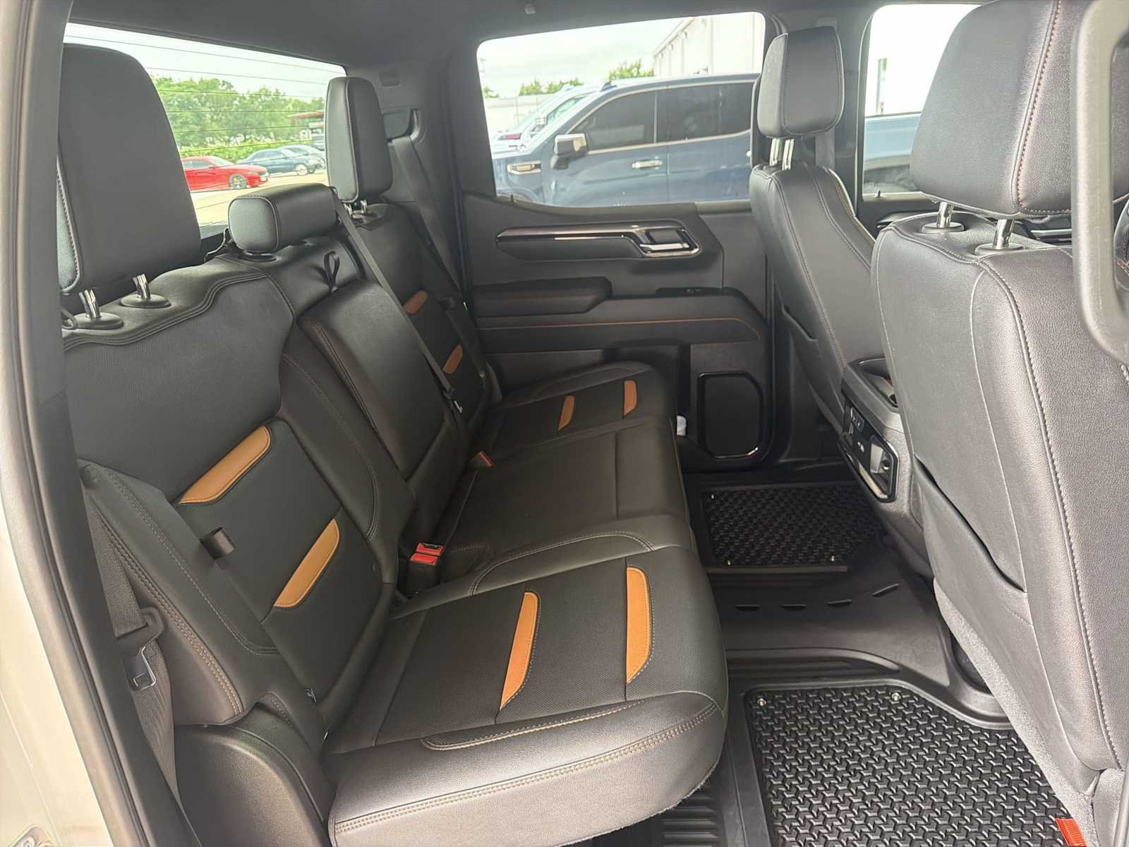 Used 2025 Summit White GMC AT4 image 27