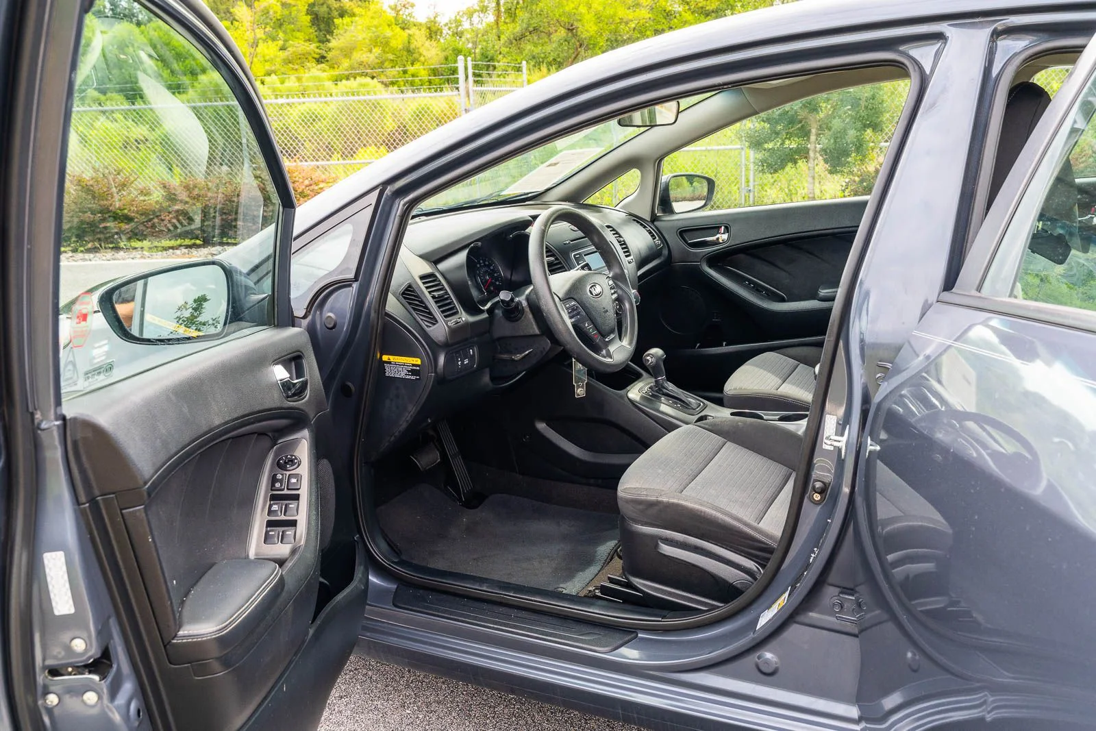 Used 2015  Kia LX image 15