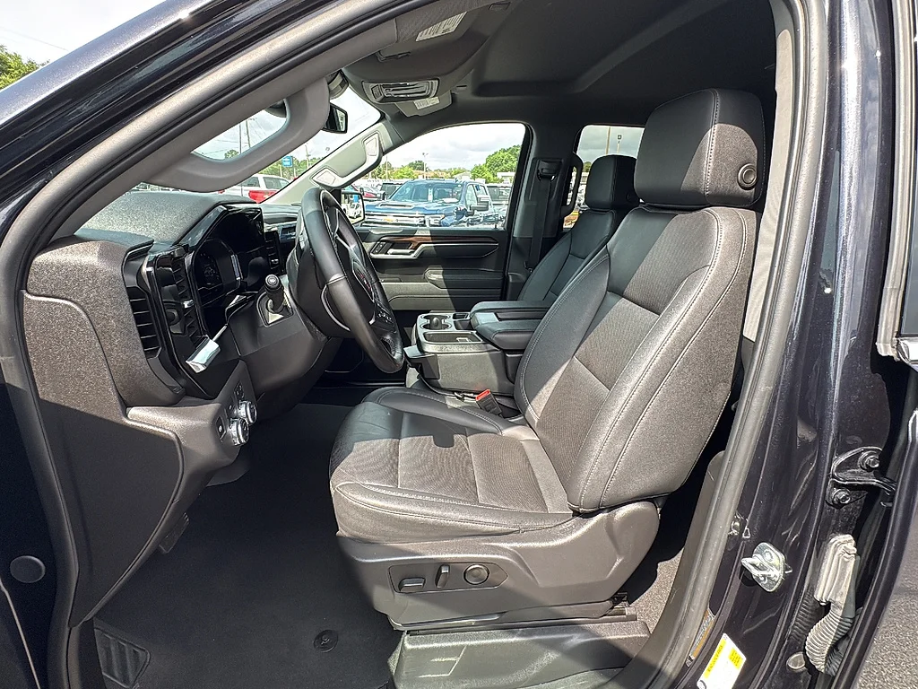 Used 2025 Titanium Rush Metallic GMC SLT image 13