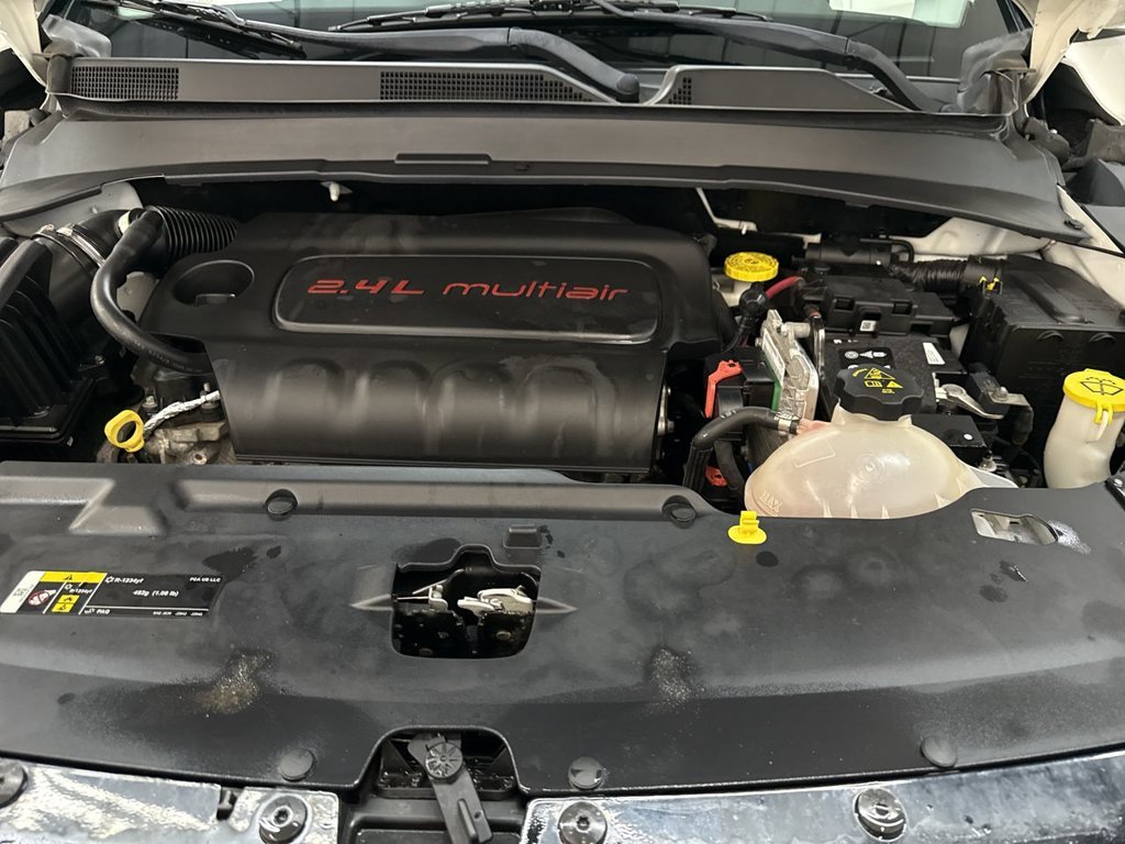 Used 2018 White Clearcoat Jeep Limited image 32