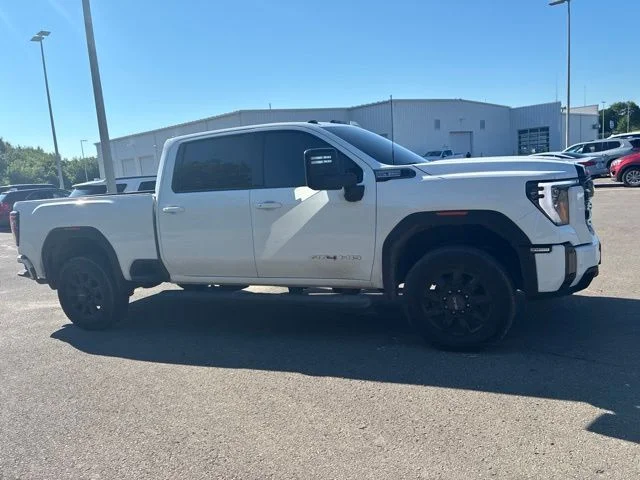 Used 2024 White GMC AT4 image 7