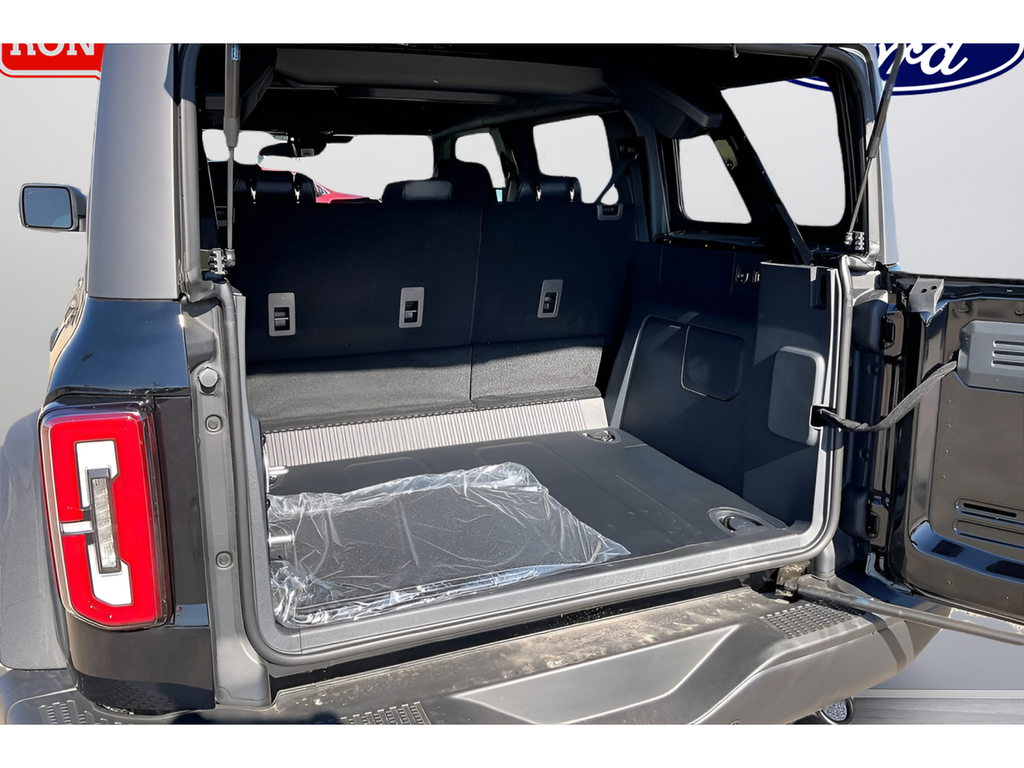 New 2025 Shadow Black Ford Badlands image 18