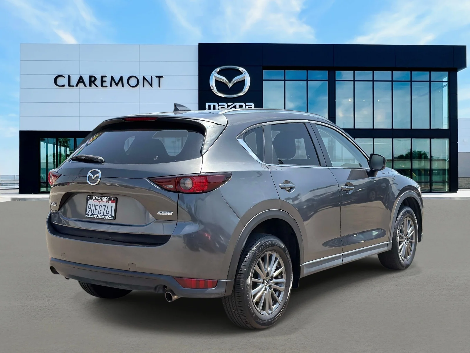 Used 2017 MACHINE GRAY ME Mazda TOURING FWD image 5
