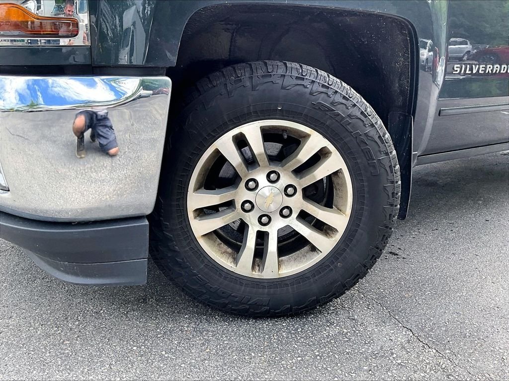 Used 2019 Graphite Metallic Chevrolet LT image 4