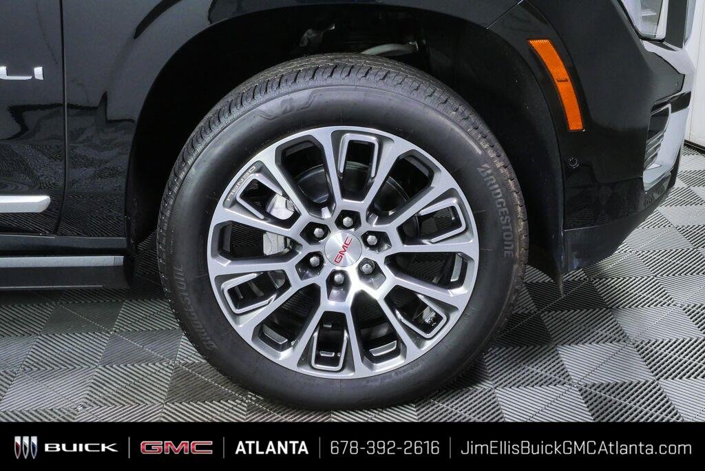 2026 GMC Yukon XL Denali - Photo 9