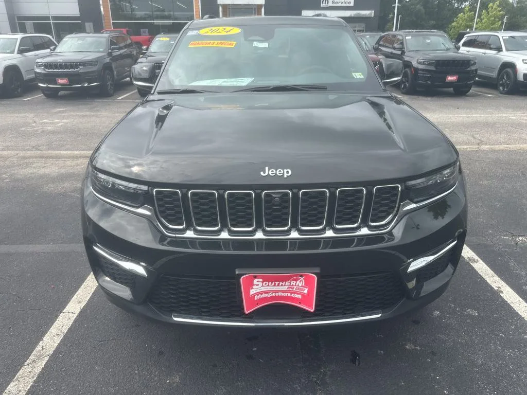New 2024 Rocky Mountain Pearl-Coat Exterior Paint Jeep 4xe image 15