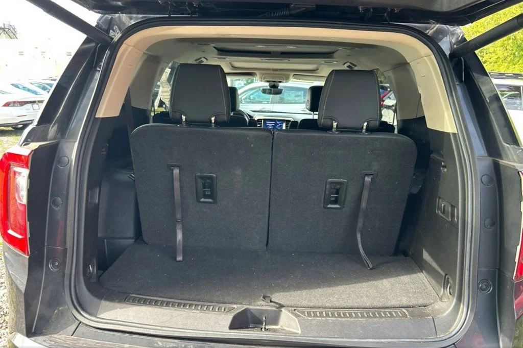Used 2022 Green GMC Denali image 14