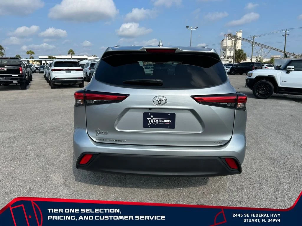 Used 2023 Silver Toyota XLE image 6