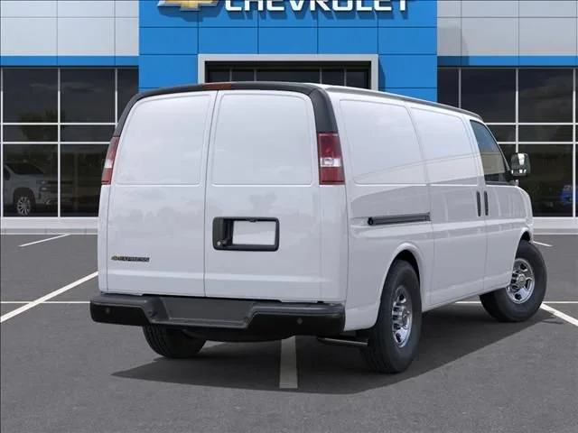New 2026 Summit White Chevrolet WT image 4
