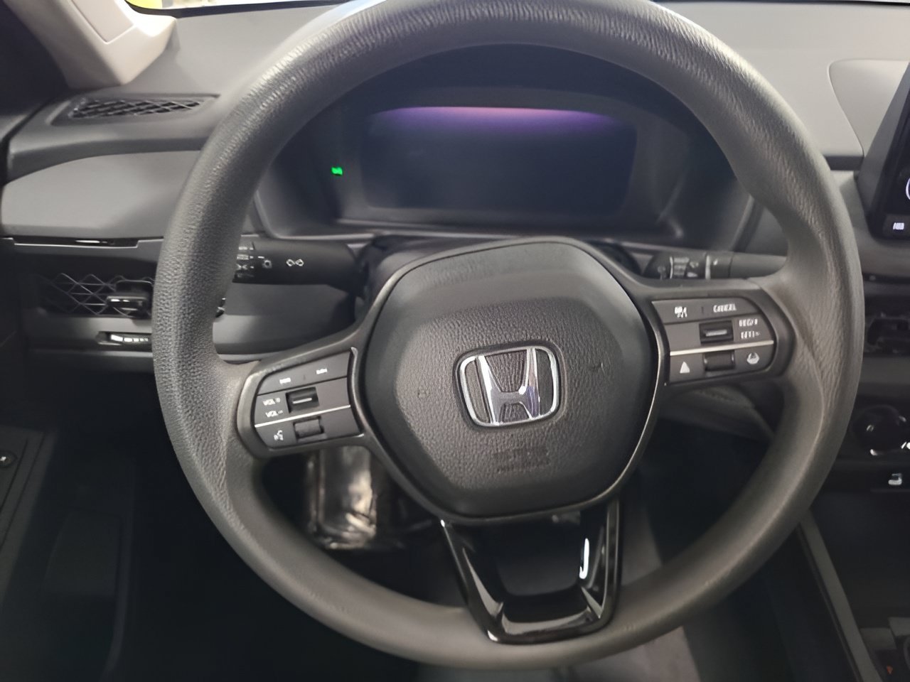 Used 2025 Meteorite Gray Metallic Honda LX image 21