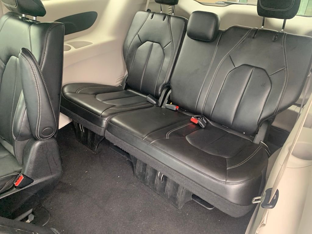 Used 2023 Black Chrysler Touring L image 31