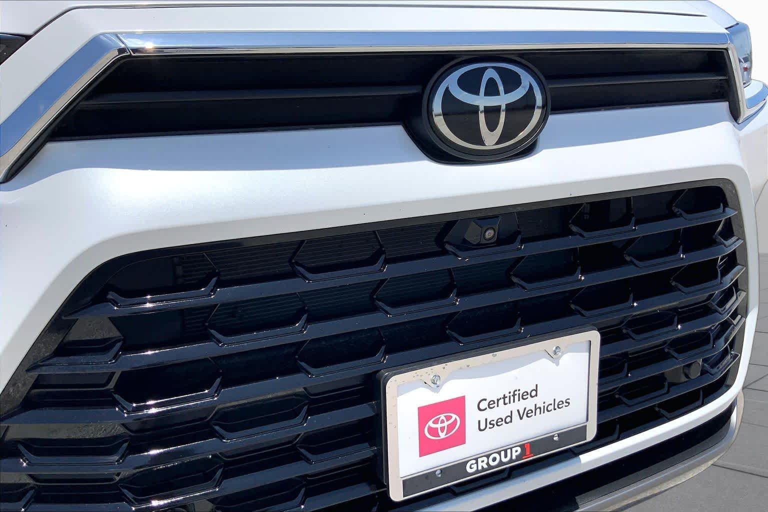 Certified Used 2026 Wind Chill Pearl Toyota Platinum image 29