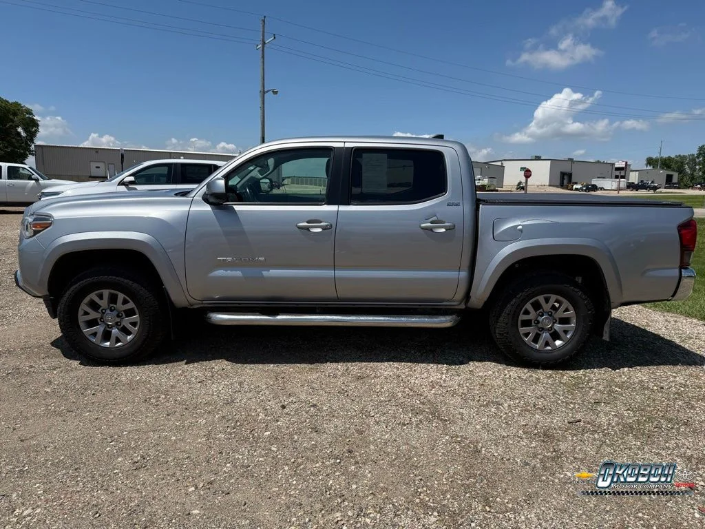 Used 2018 Silver Toyota SR5 image 6