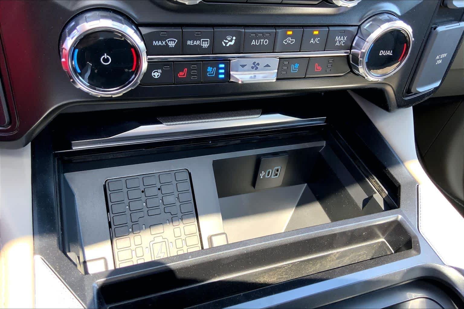 New 2026 Star White Metallic Tri-Coat Ford F-250® Platinum® image 19