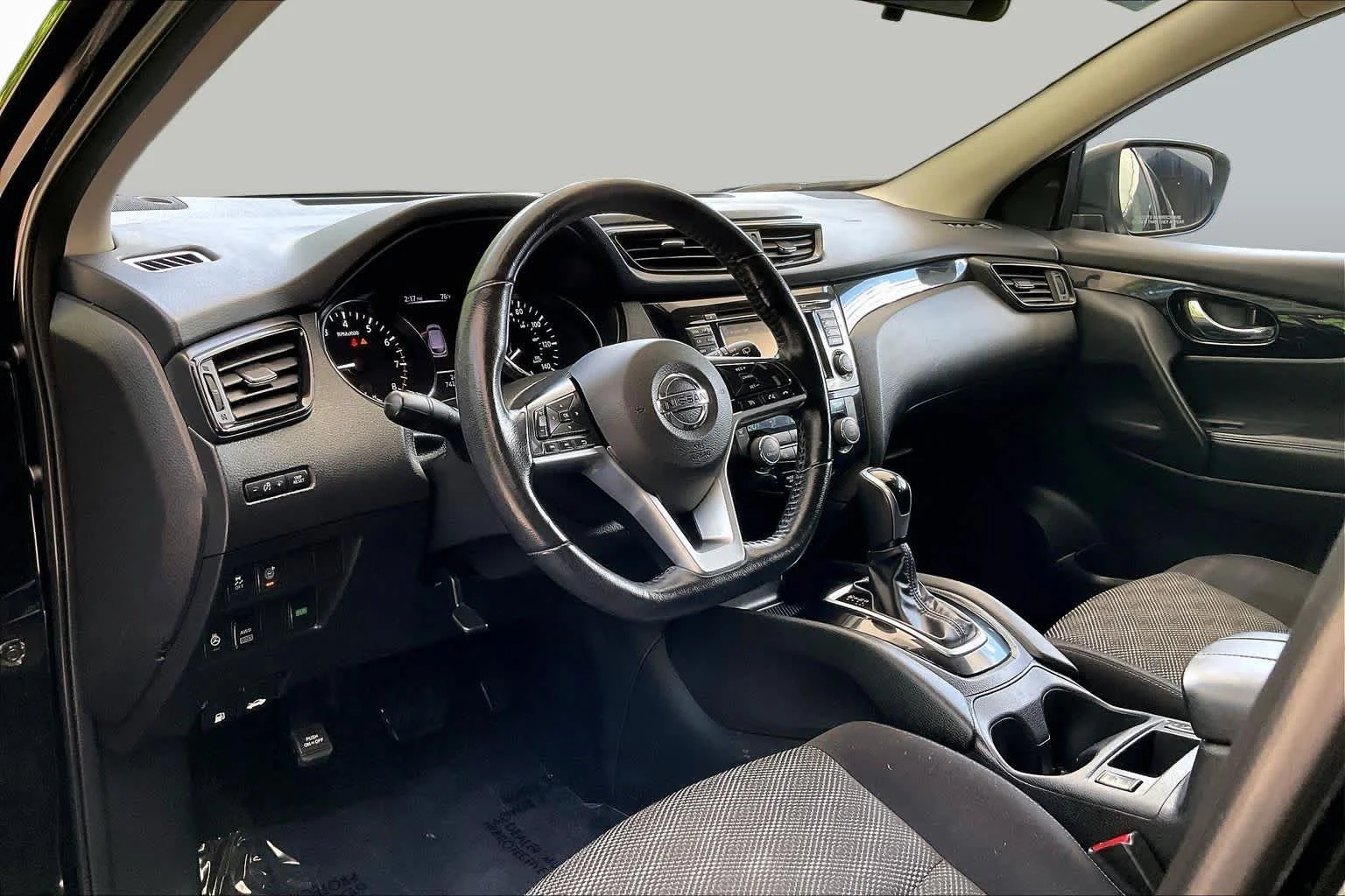 Used 2017 Magnetic Black Nissan SV image 17