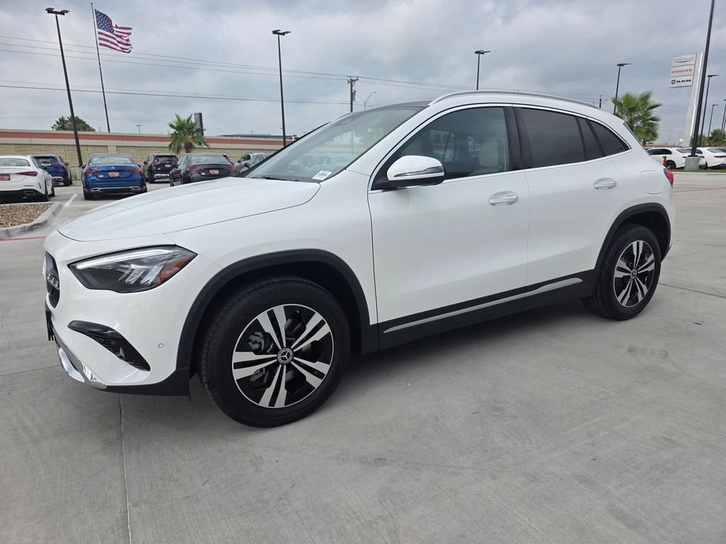 New 2026 Polar White Mercedes-Benz GLA 250 image 3