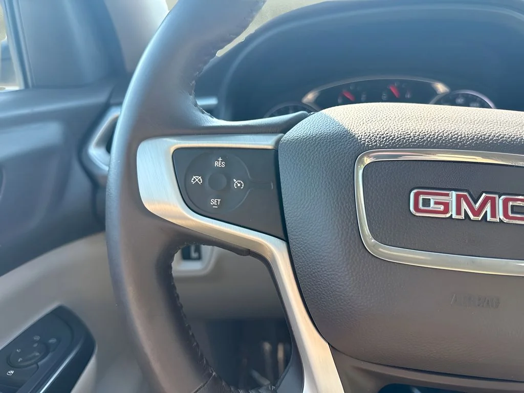 Used 2017 Red GMC SLT-1 image 18