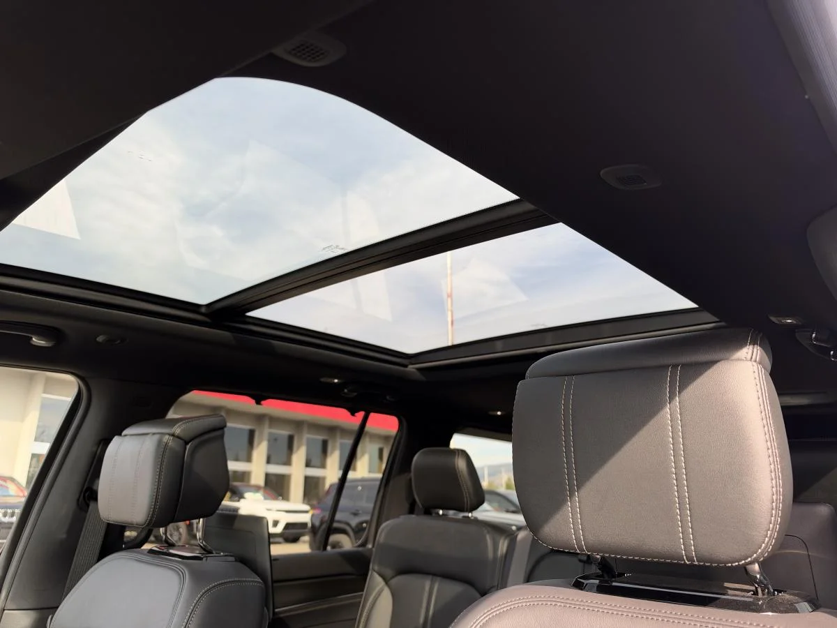 New 2026 Black Jeep Summit Obsidian image 16