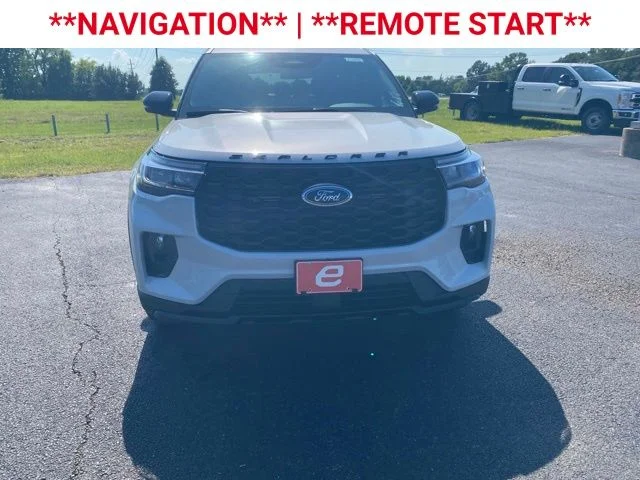 New 2026 Space White Metallic Ford ST-Line image 2