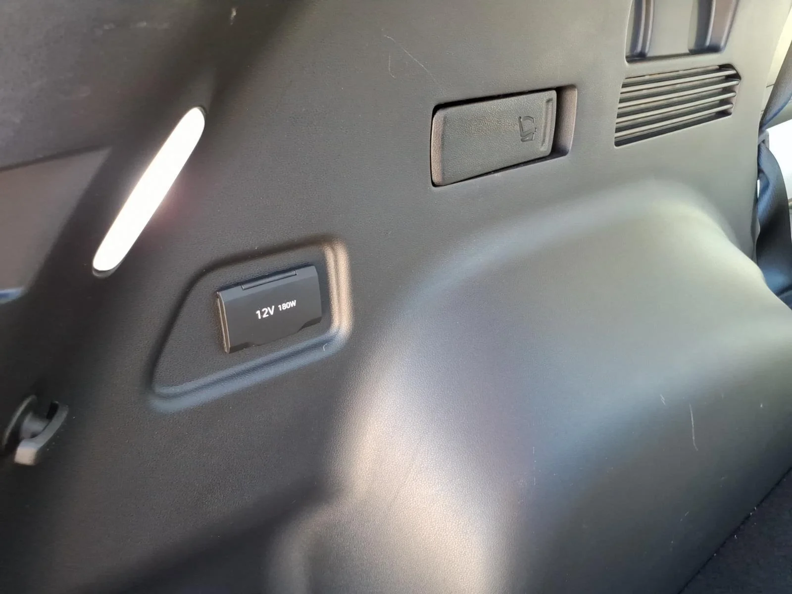 Certified Used 2025 Rockwood Green Hyundai SE image 32