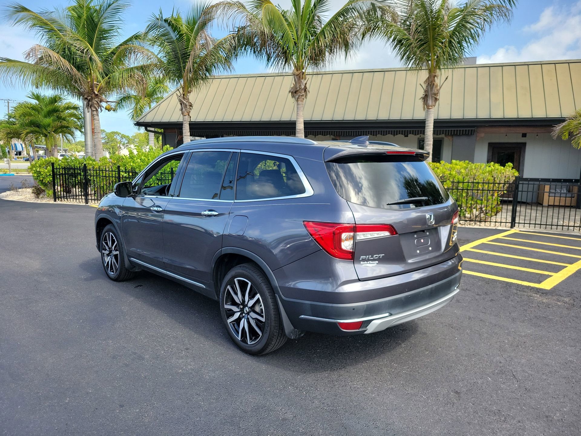 Used 2019 Gray Honda Elite image 8