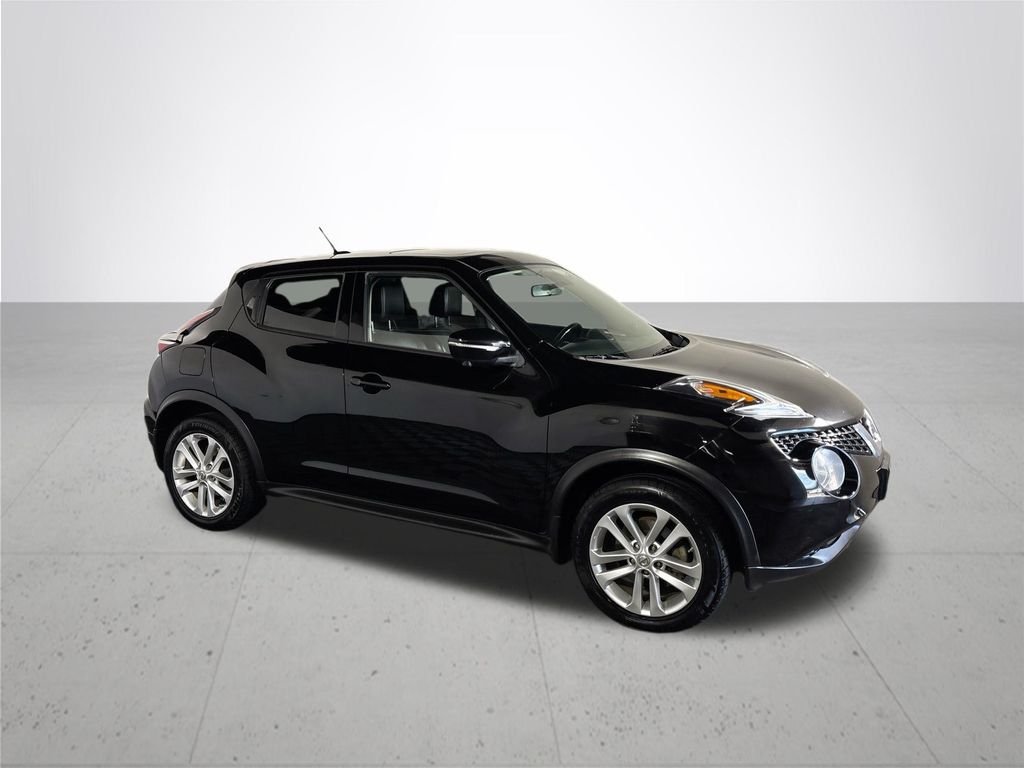 Used 2015 Super Black Nissan SL image 4