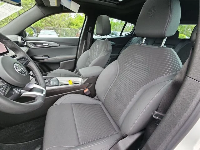 Used 2025 White Alfa Romeo Base image 21