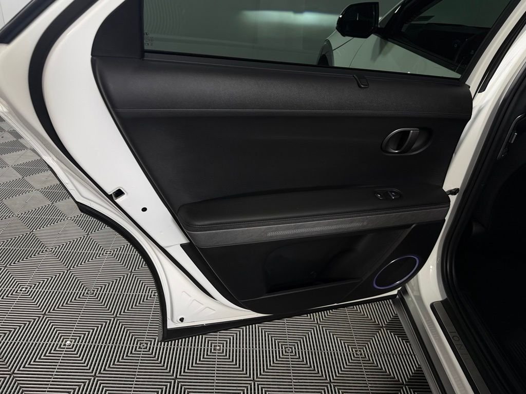 Used 2025 White Hyundai Limited image 30