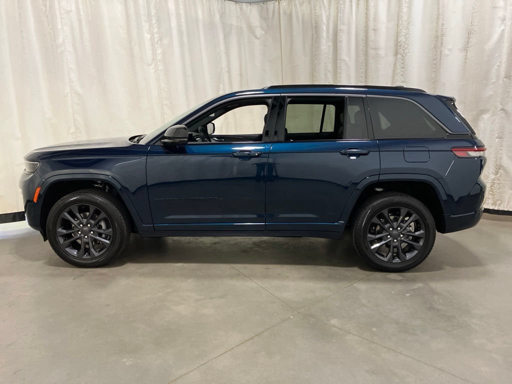 New 2026 Fathom Blue Pearl-Coat Exterior Paint Jeep Limited Reserve image 25