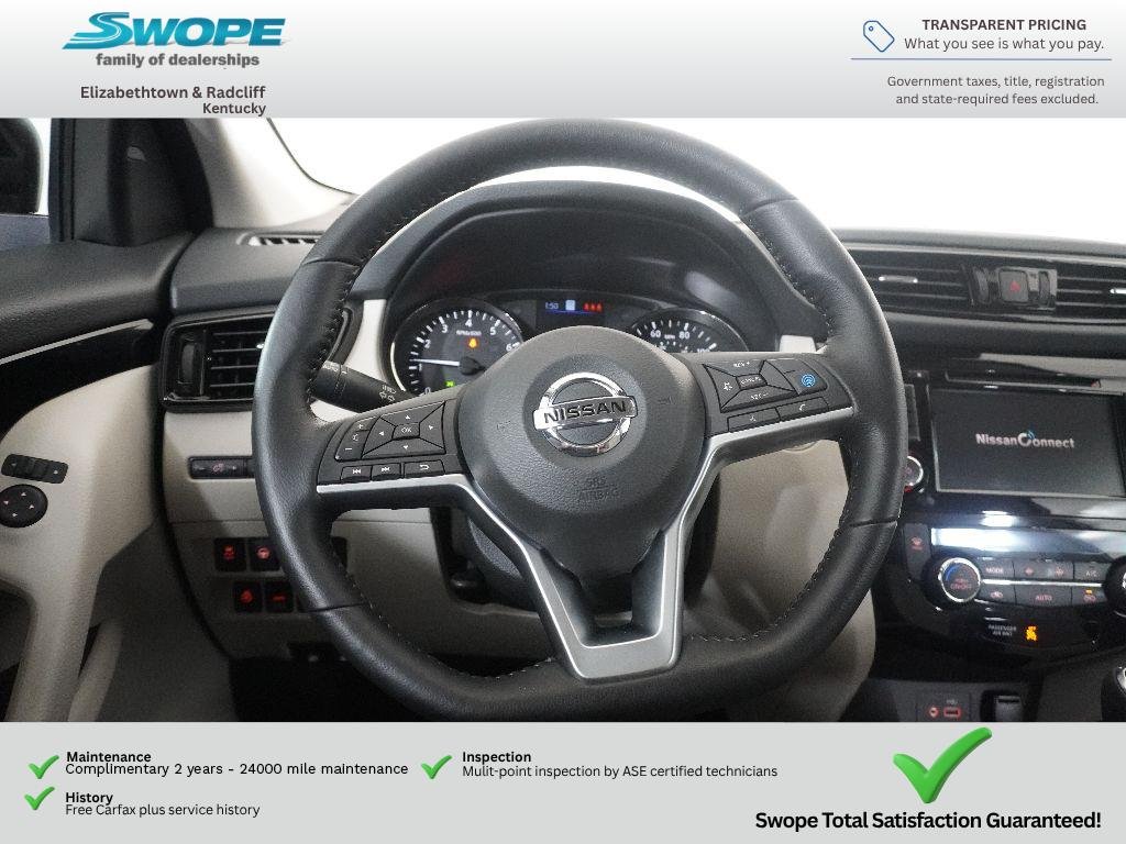 Used 2022 Pearl White Tricoat Nissan SL image 17